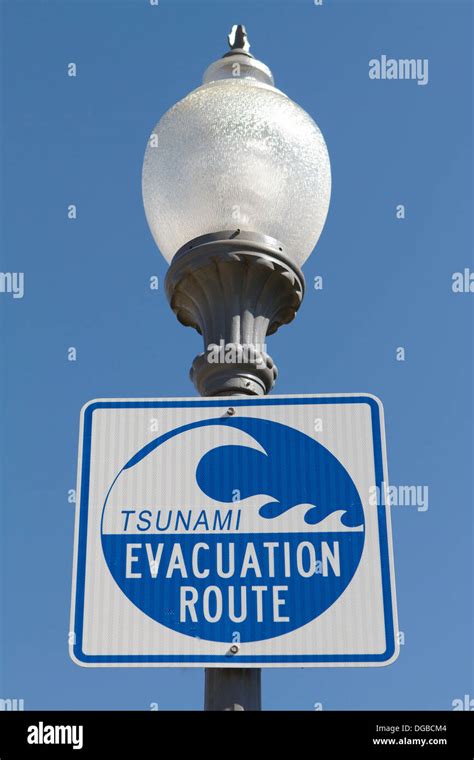 A Tsunami Evacuation Route Sign On The California Coast Stock Photo Alamy