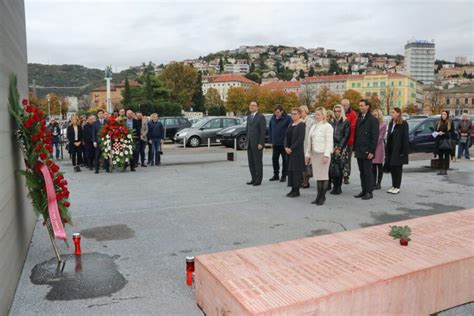 Grad Rijeka Polo Io Vijence Povodom Dana Sje Anja Fiuman Hr