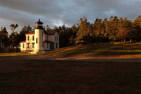 Admiralty Head Lighthouse on Whidbey Island - Joe Baraban’s Digital ...