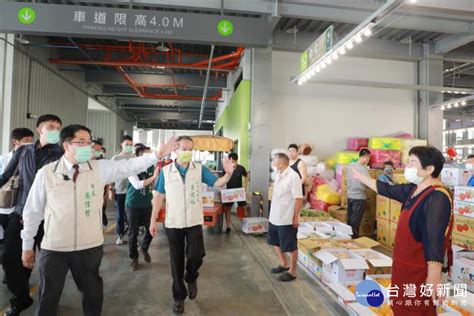 台南新化果菜市場試營運 黃偉哲現場促銷香蕉及酪梨 台灣好新聞 Taiwanhot