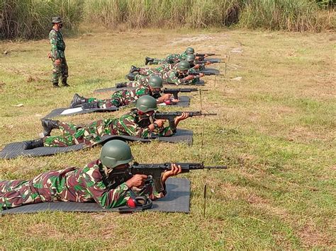 Tingkatkan Kemampuan Personil Korem 063 SGJ Latihan Menembak