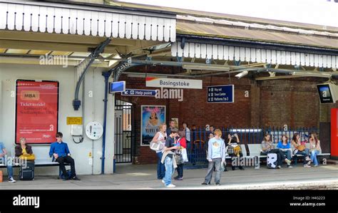 Basingstoke train station hi-res stock photography and images - Alamy