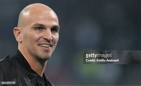 Esteban Cambiasso Photos Photos And Premium High Res Pictures Getty