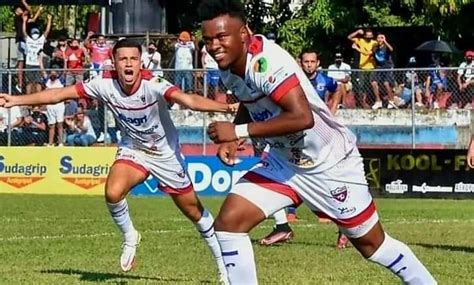 A Deportes Quind O Le Llega Otro Delantero