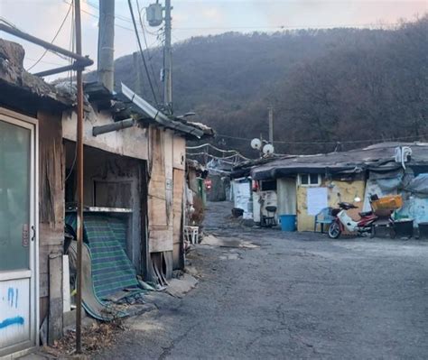 30년간 판자촌 강남 구룡마을1만2000가구 공공개발 가능할까