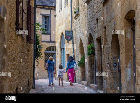 C Denis Trasfi Maxppp Sarlat La Can Da Le Ruelles