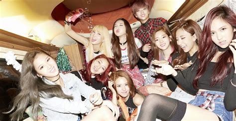 fakta member   arti lagu barunya talk  talk yoona