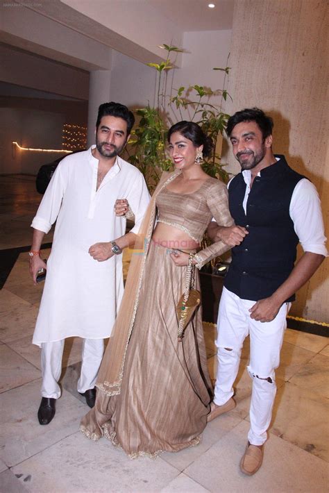 Shekhar Ravjiani At Manish Malhotra S Diwali Party On 28th Oct 2016