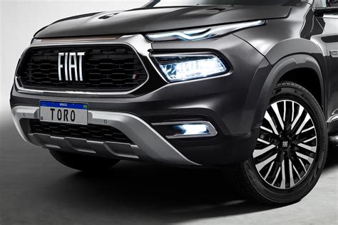 Fiat Updates Its Fiat Toro Compact Pickup For Brazil Off