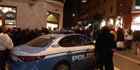 Cosenza Poliziotto Della Volante Aggredito In Strada Gazzetta Del Sud