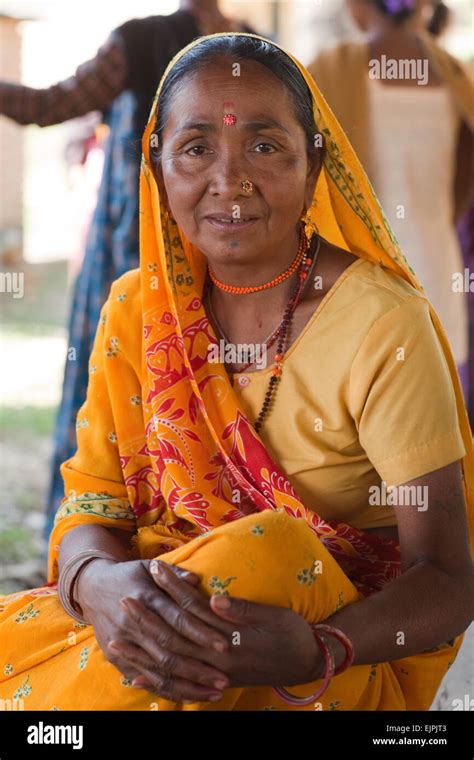 Tharu people hi-res stock photography and images - Alamy