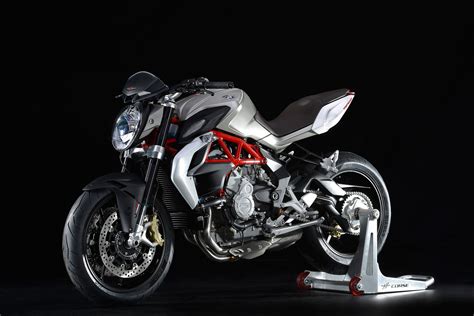 2014 MV Agusta Brutale 800 Review