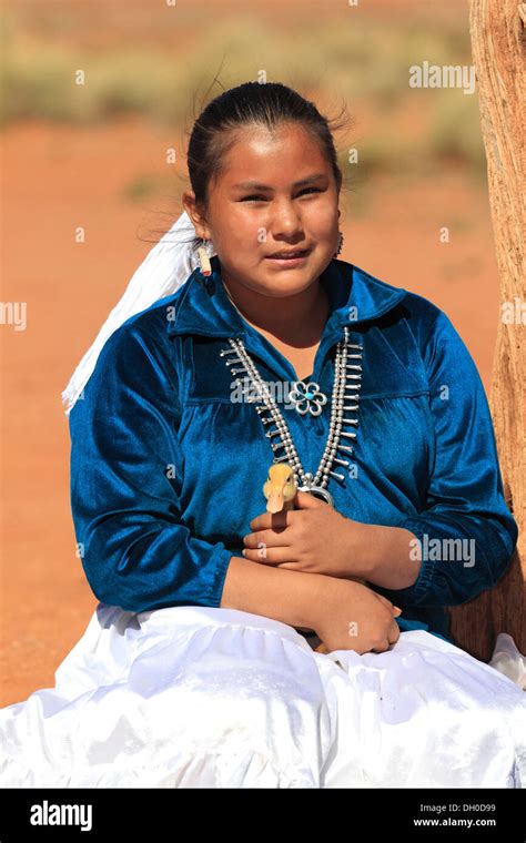 Navajo woman hi-res stock photography and images - Alamy