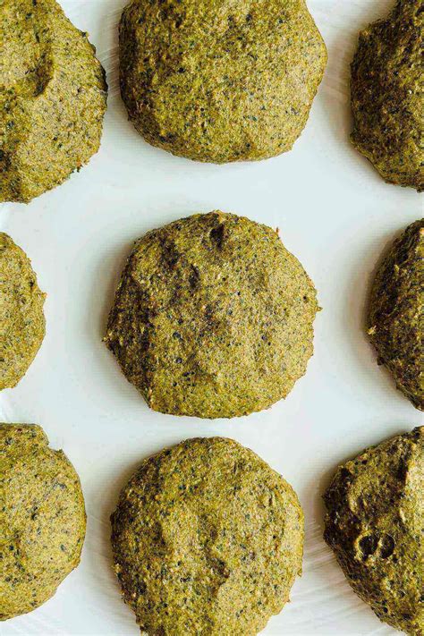 Homemade Kale Cookies (Surprisingly Delicious!) - A Sweet Alternative