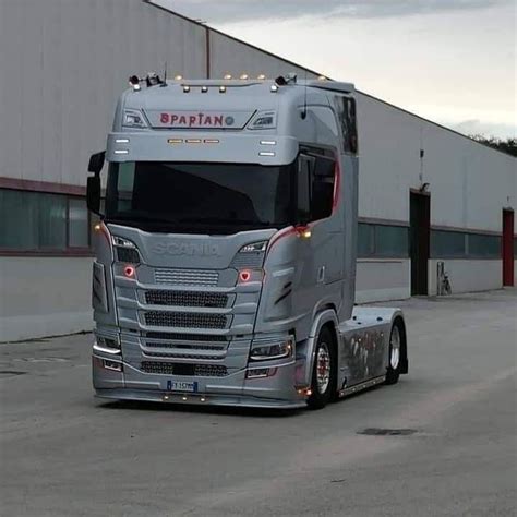 Pin By Ivan Kovsh On Scania Customised Trucks Old Lorries Custom Trucks