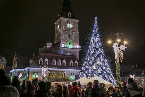 Târgul de Crăciun Brașov Oraș de Poveste Romania Montana Cazare