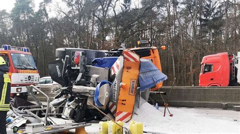 Viernheim Darmstadt Unfall Drama Auf Der A67 Mann Schwer Verletzt