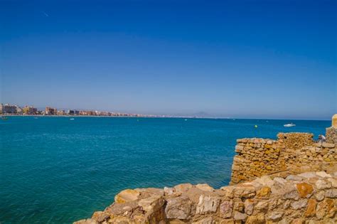 Cena mediterrânea cidade de peniscola localizada na espanha Foto Premium