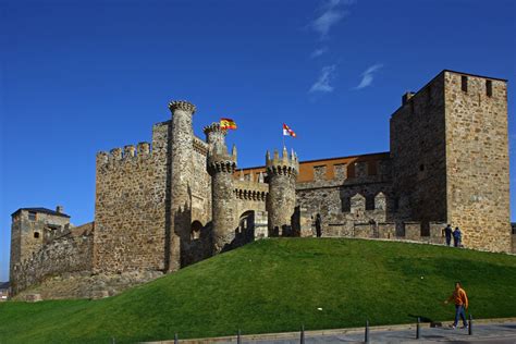 Castillos De Cuento En Castilla Y Le N