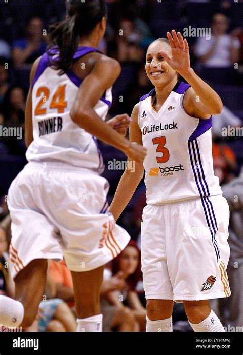 Phoenix Mercury Guard Diana Taurasi 3 High Fives Teammate Dewanna