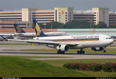 9V STH Airbus A330 343 Singapore Airlines Thomas Loh Y H