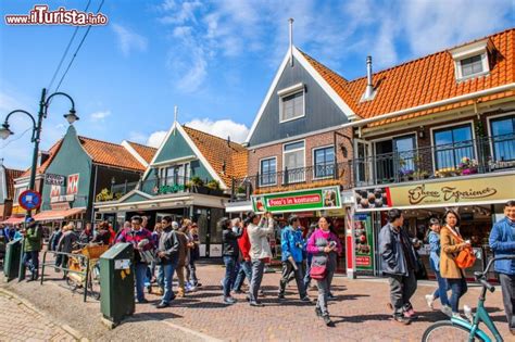 Turisti A Volendam Olanda E Una Delle Foto Volendam