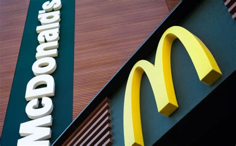 Rosyjski muzyk nie mógł pogodzić się z zamknięciem restauracji McDonald