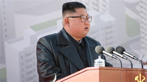 North Korea Leader Kim Jong Un Weight Loss Stuns Crowds Media Sky