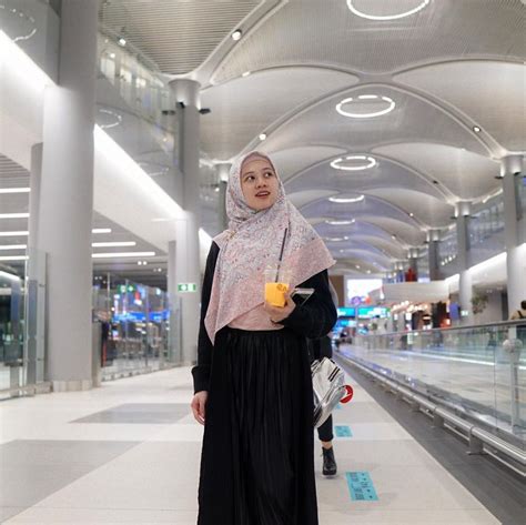 Inspirasi Ootd Hijab Ala Adinda Amira Syar I Namun Elegan