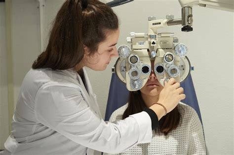 Incluir A Los ópticos Optometristas En El Sacyl Ahorraría Hasta 2