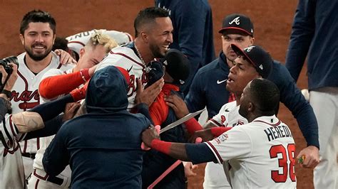 Braves Eddie Rosario Delivers Game Winning Hit Atlanta Takes 2 0 Nlcs