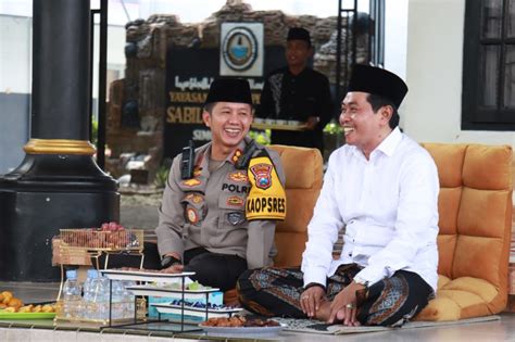 Momentum Lebaran Kapolres Bojonegoro Kunjungi Ponpes Di Kh Anwar Zahid