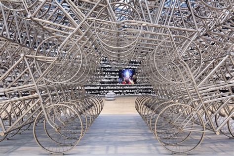 Bare Life Ofrece Un Vistazo A 20 Años Del Arte Político De Ai Weiwei