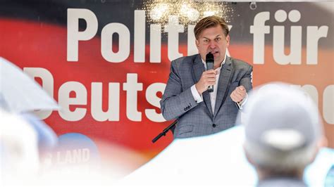 Afd Spitzenkandidat Krah Lockt In Bretten Mehr Gegner Als Fans An