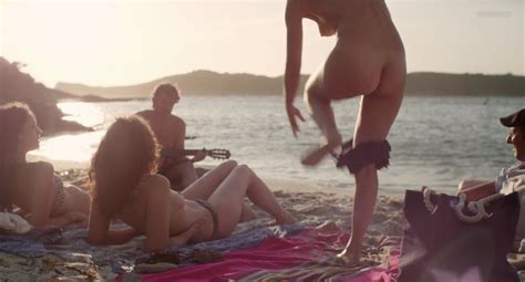 Naked Dinara Drukarova in Parenthèse