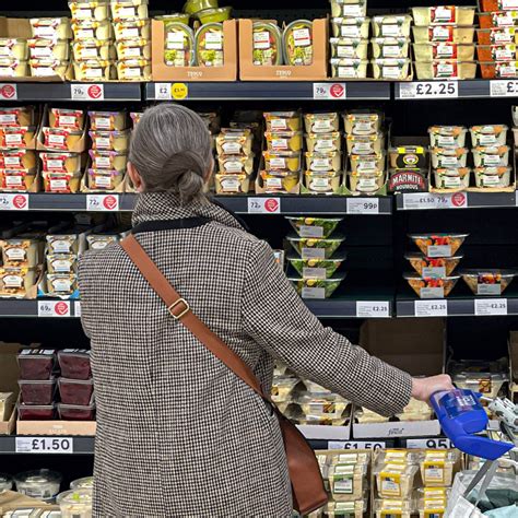 Inflation hits 9 per cent, its highest level in 40 years - About Manchester