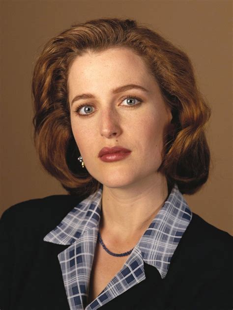 Gillian Anderson biography, net worth, age, young, children, awards ...