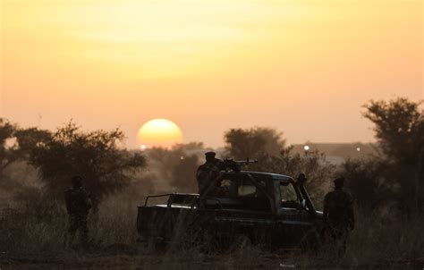 100 Civilians Are Reported Dead After Attacks in Niger - The New York Times