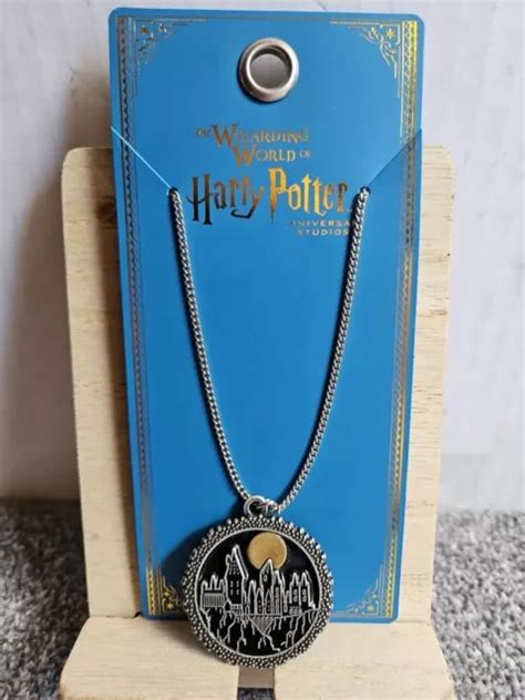 UNIVERSAL STUDIOS WIZARDING World Harry Potter Hogwarts Castle Necklace