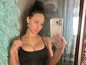 Stormi Maya Sexy And Seductive Selfie Photos Flaunting Her Hot Boobs AZNude