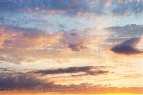 pink clouds in blue sky at sunset 11689392 Stock Photo at Vecteezy