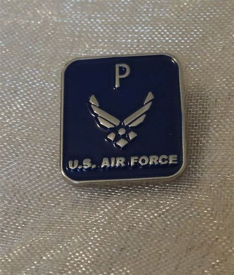 This Elegant Lapel Pin Allows Parents Of Airmen The Opportunity To