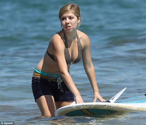 Jennette Mccurdy Displays Her Curves In A Grey Bikini As She Goes Paddle Boarding With A Mystery