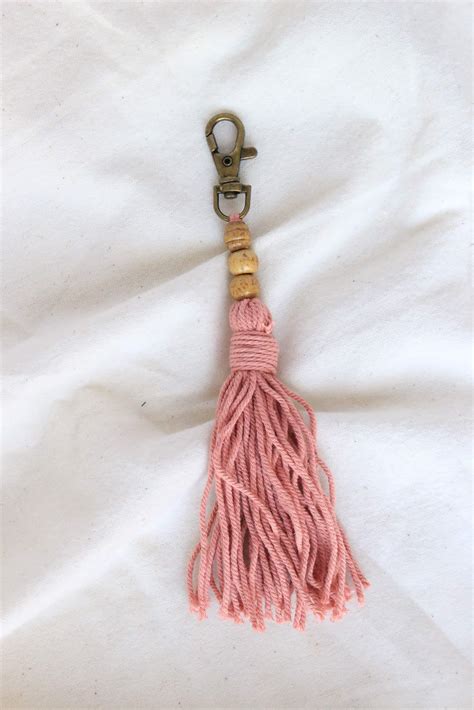 Tassle Keychain - Threads of Gold