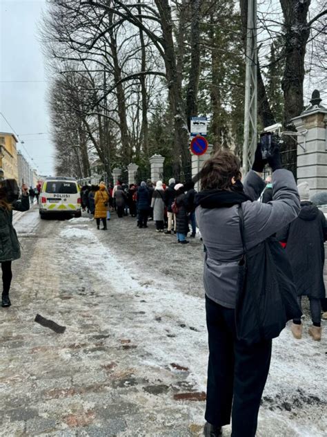 Noon against Putin keräsi satojen metrien jonot Venäjän