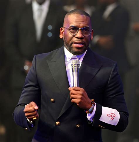 Jamal Bryant Blasts Herschel Walker During Sermon News Worldness