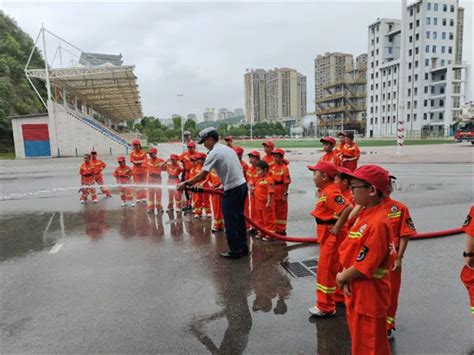 沉浸式体验！萌娃化身“小小消防员”铜仁网