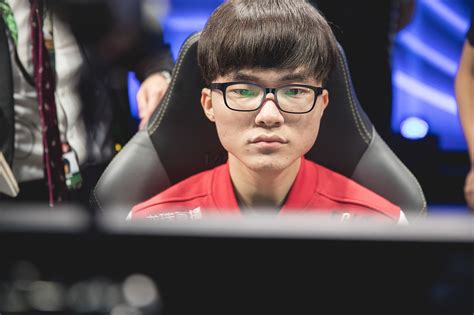 Jogador Mais Famoso De LoL Faker Continua Na Line Up Da SKT Em 2017