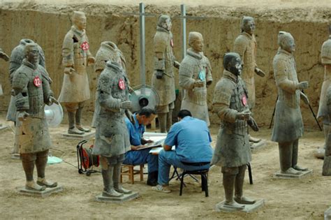 More terracotta warriors discovered in NW China[1]|chinadaily.com.cn