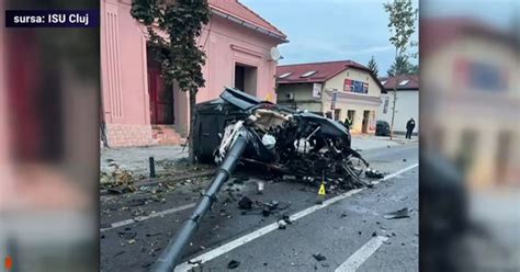 Un șofer de 25 de ani a murit pe loc într un grav accident rutier în